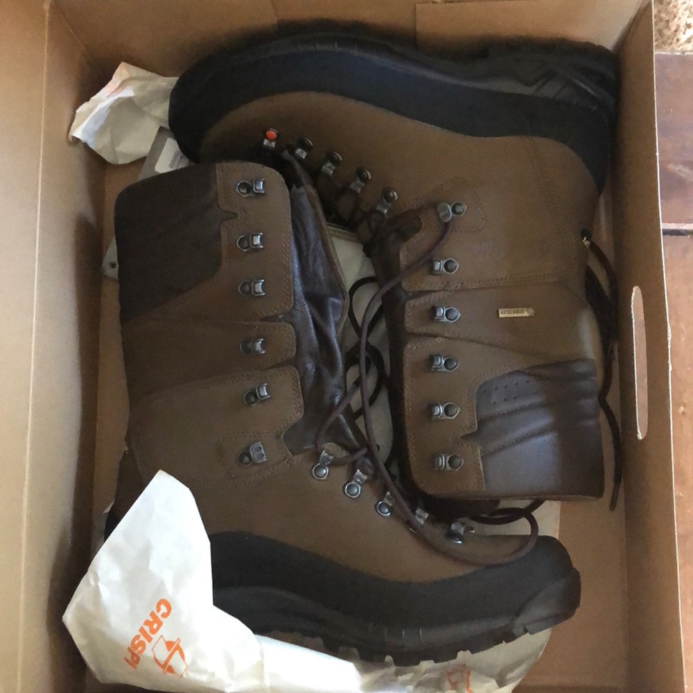 NWT Men’s hunting boots us9.5 eu42.5